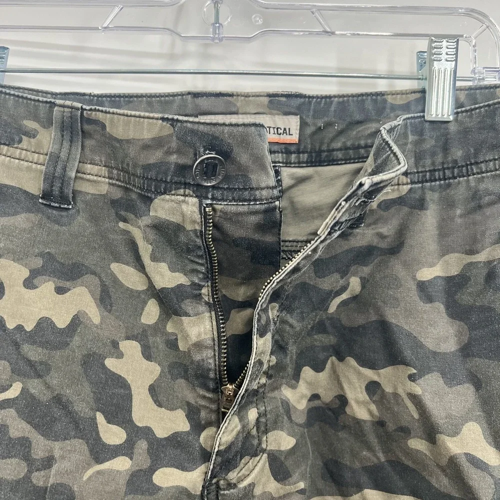 5.11 Aramis 10" Shorts Mens 36 Green Camo Cotton Blend Multi Pocket Utility - Picture 2 of 15